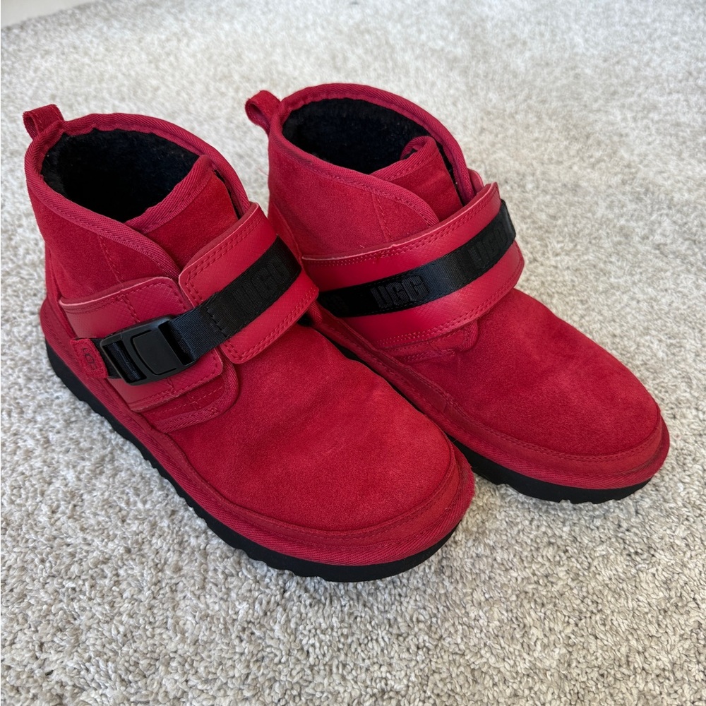 EUC - Boys UGG Neumel Snapback - size 6 (big kid)